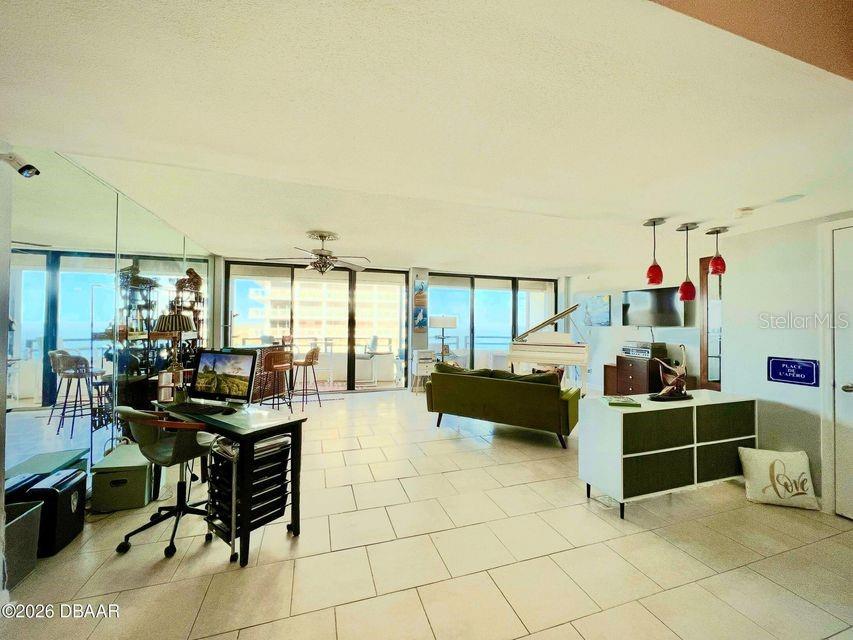 Image 6 of 36 For 2900 Atlantic Avenue 1603