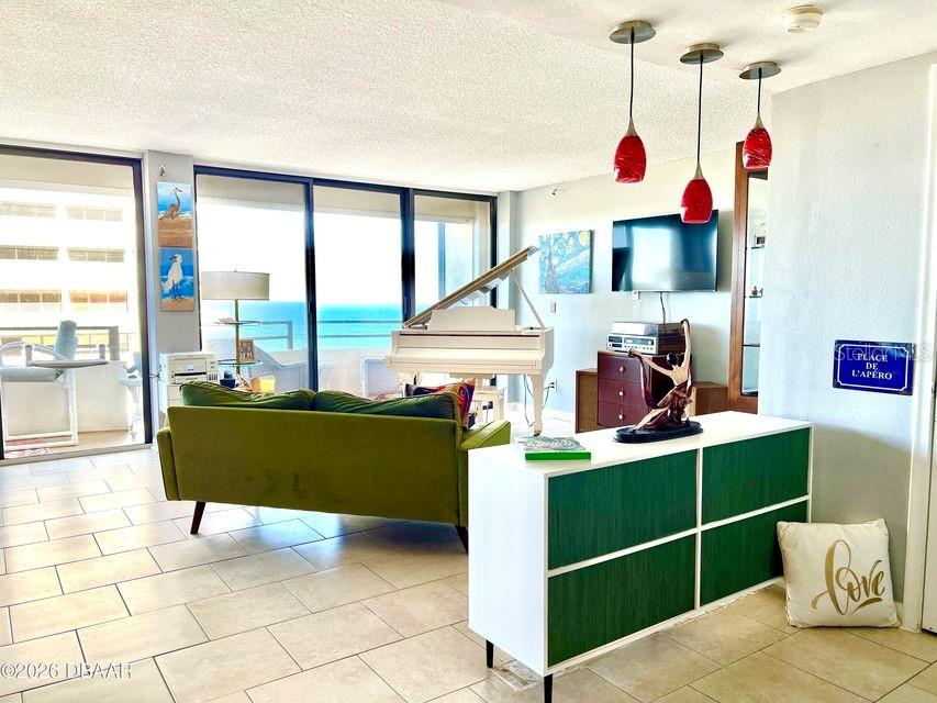 Image 7 of 36 For 2900 Atlantic Avenue 1603