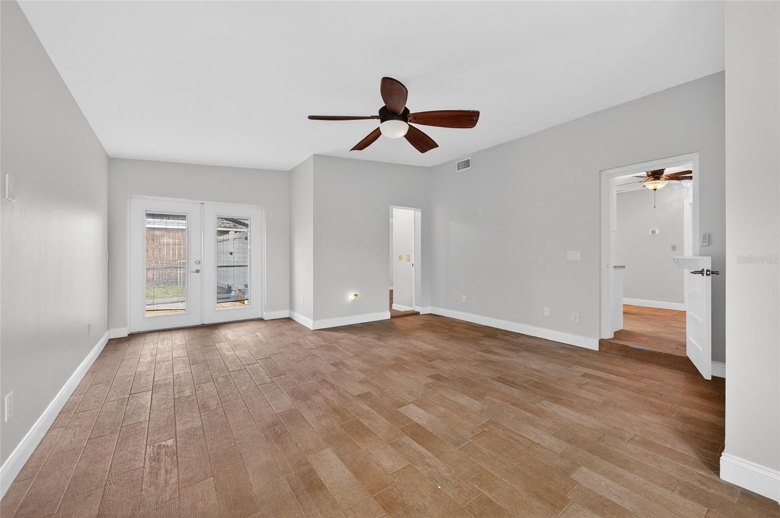 Image 12 of 32 For 2100 Peninsula Drive