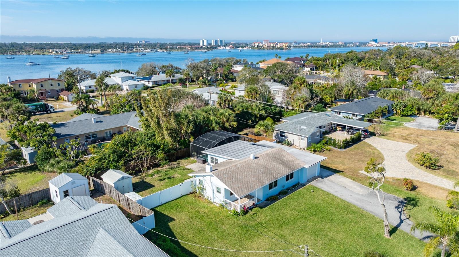 Image 28 of 32 For 2100 Peninsula Drive