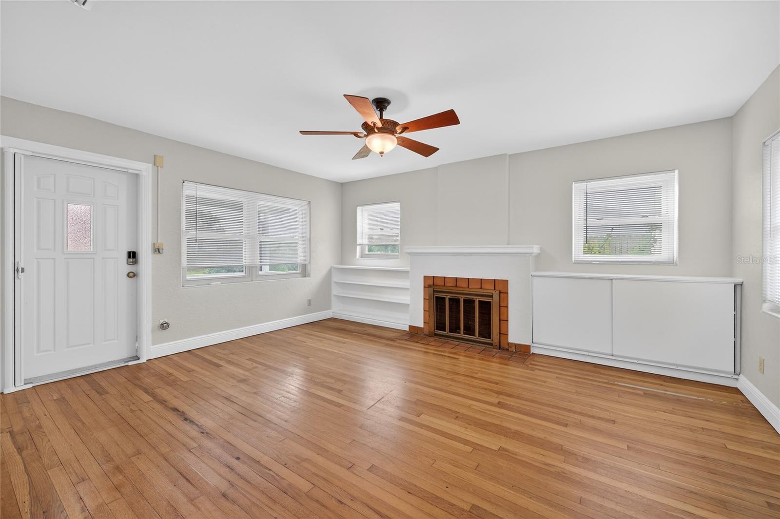 Image 3 of 32 For 2100 Peninsula Drive