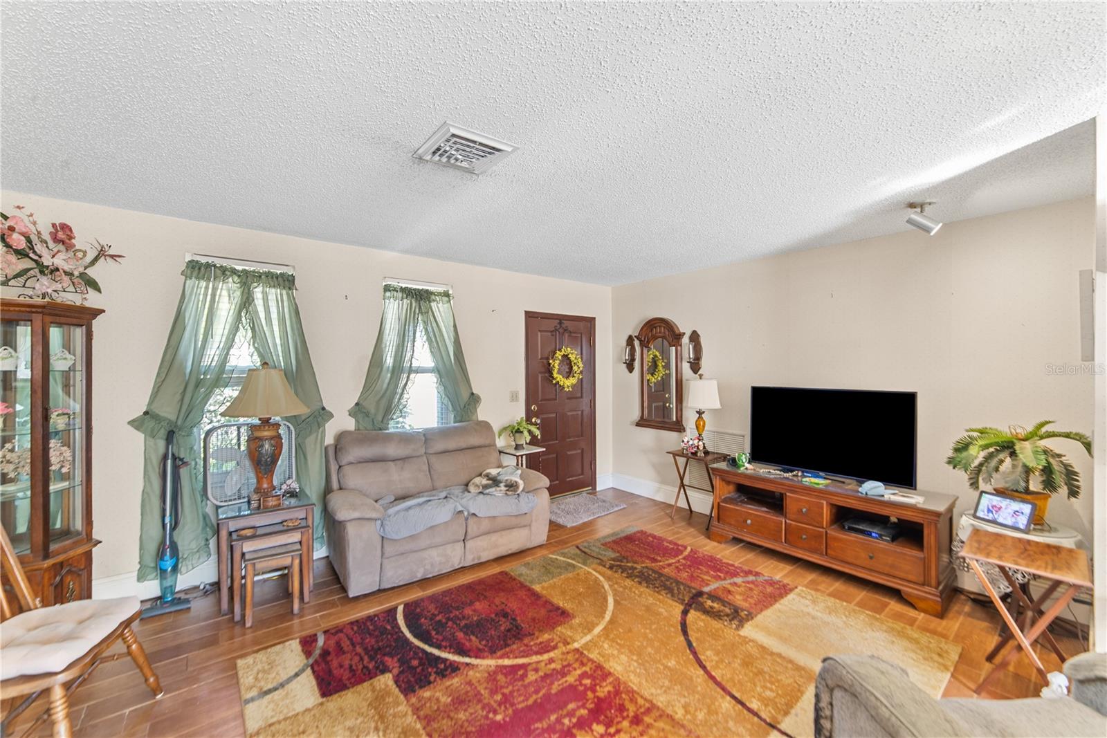 Image 5 of 23 For 6244 Kentfield Avenue