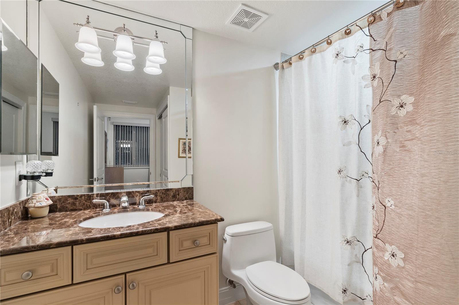 Image 18 of 37 For 4180 Highway A1a  305b