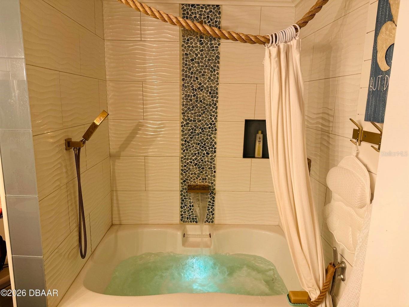 Image 19 of 25 For 4758 Atlantic Avenue 6