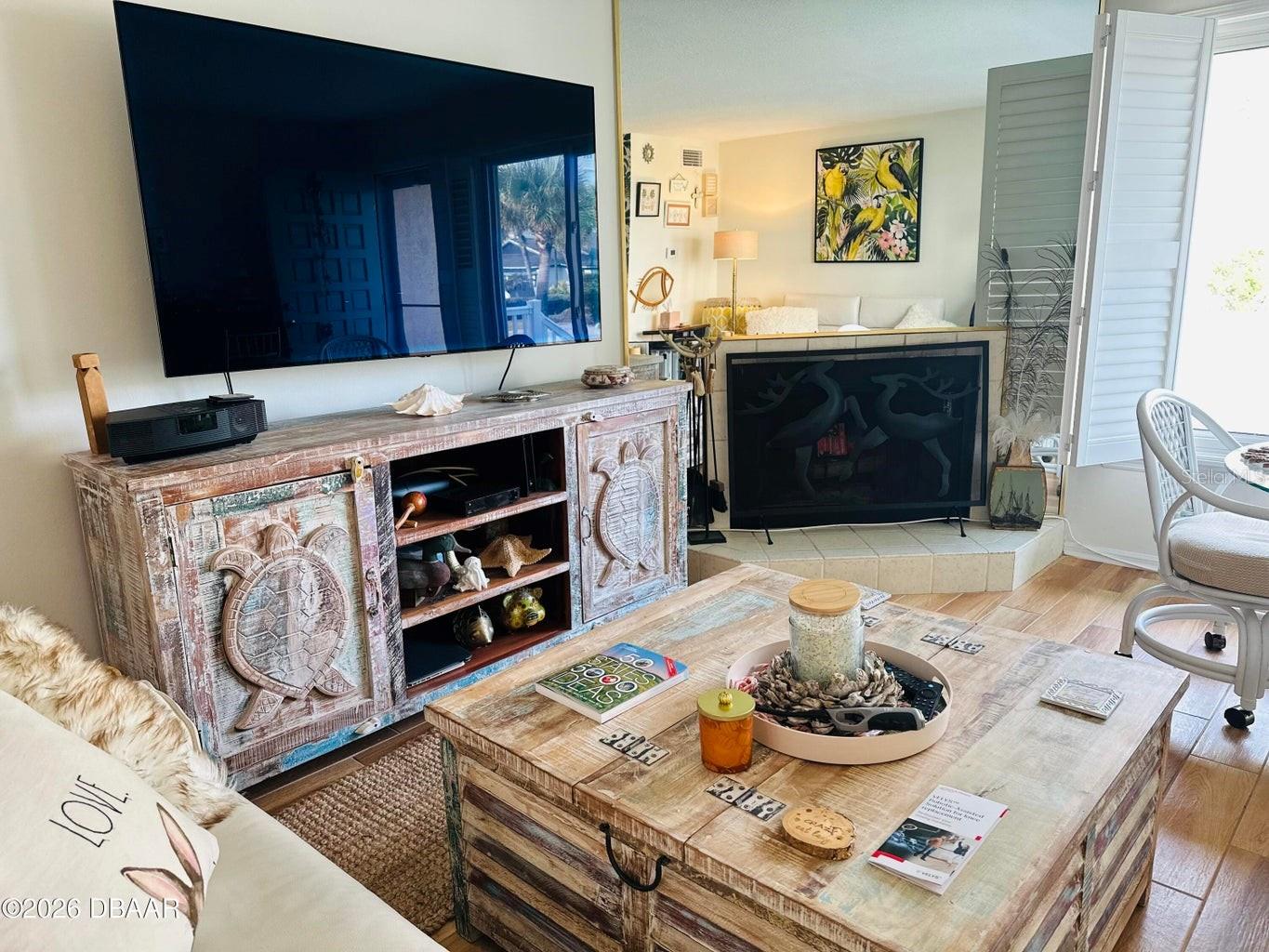 Image 7 of 25 For 4758 Atlantic Avenue 6