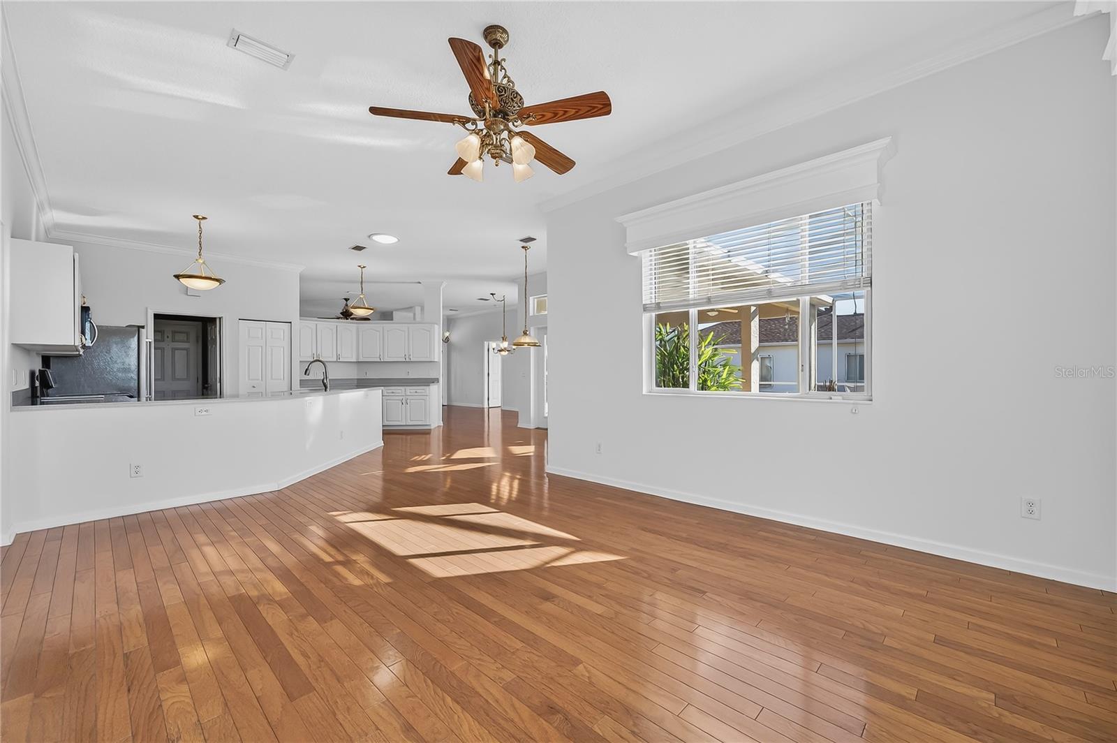 Image 19 of 50 For 5695 25th Loop