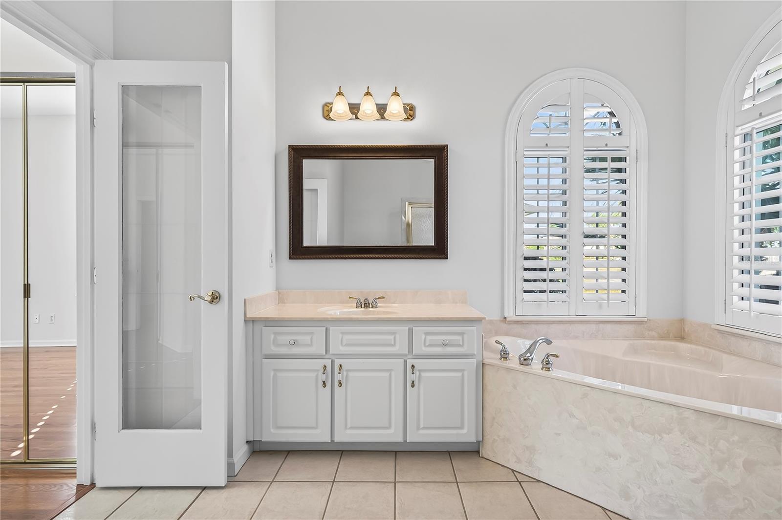 Image 28 of 50 For 5695 25th Loop