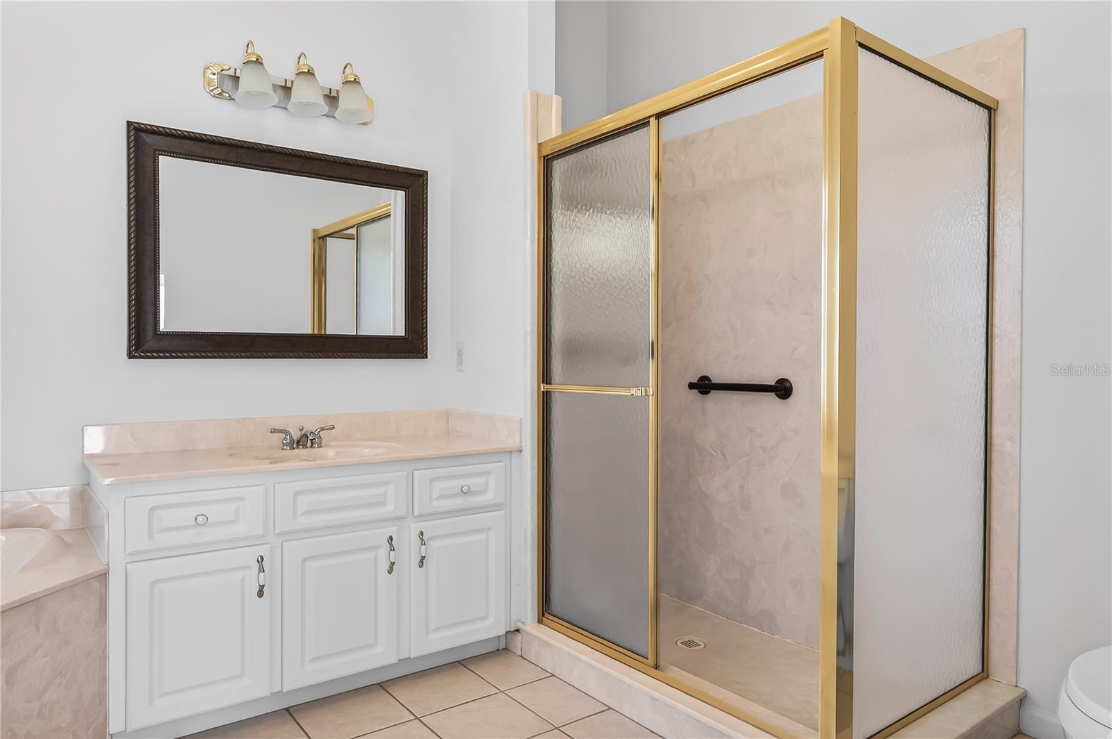 Image 30 of 50 For 5695 25th Loop