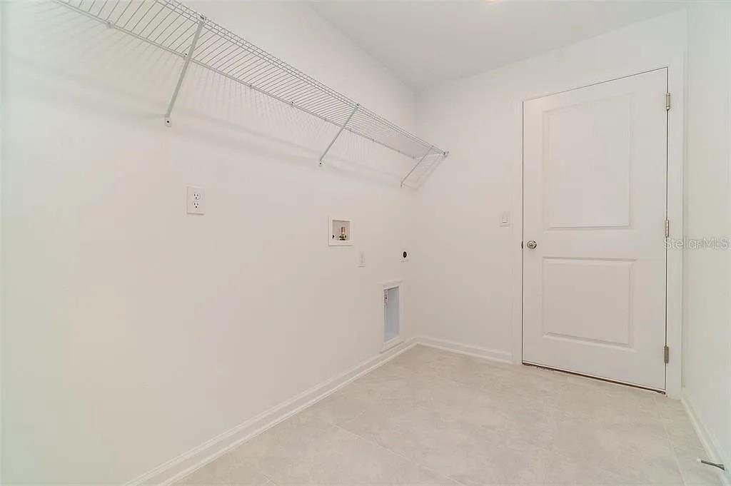 Image 5 of 18 For 2220 Green Valley Street