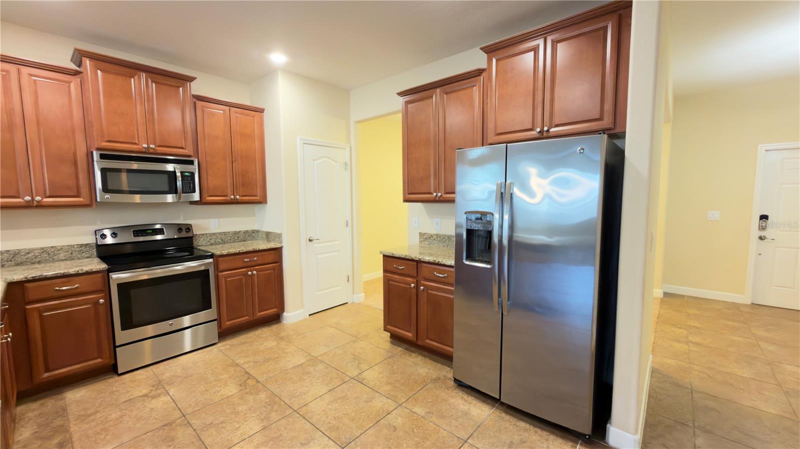 Image 12 of 45 For 13040 Overstreet Road