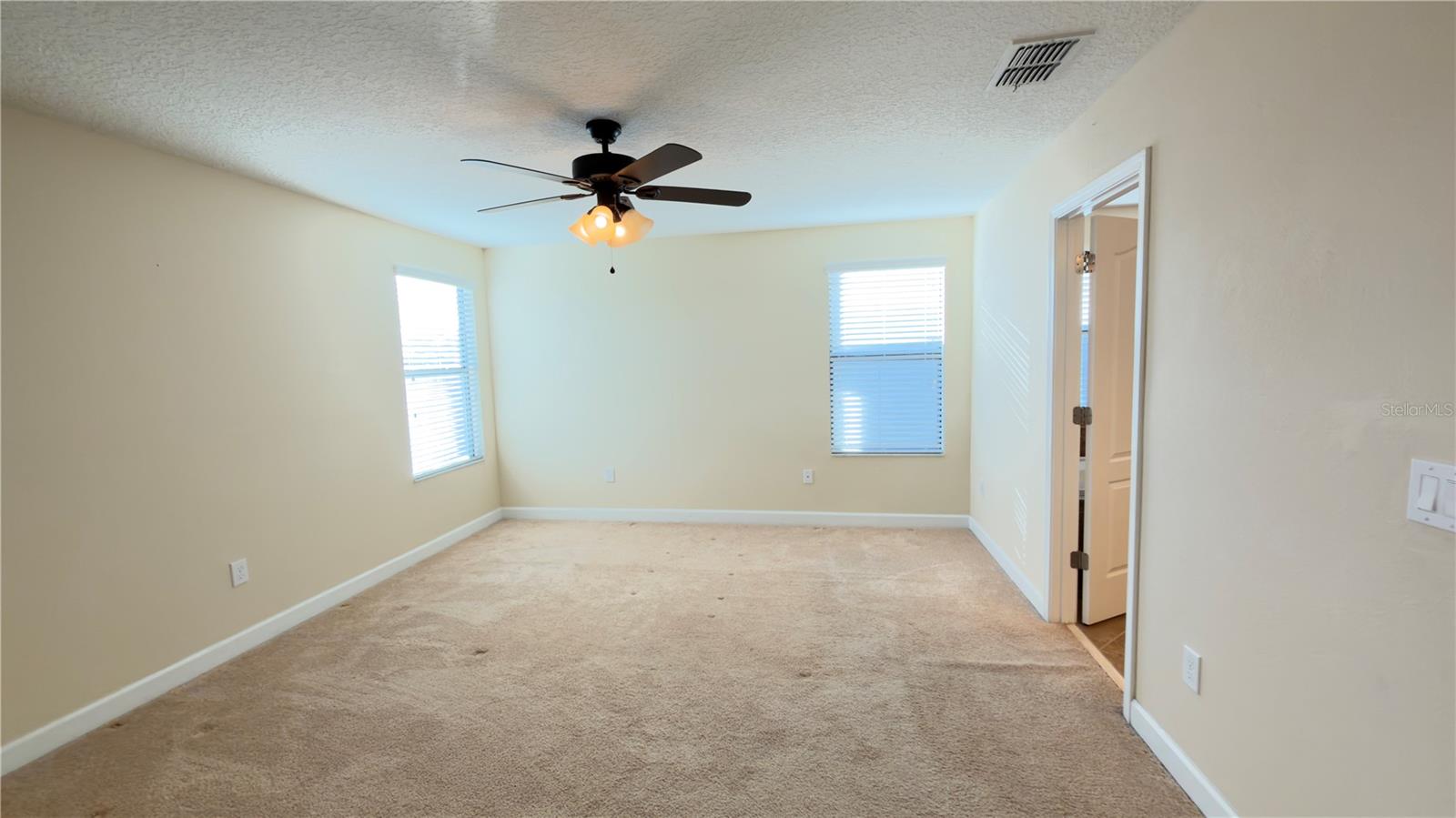 Image 27 of 45 For 13040 Overstreet Road