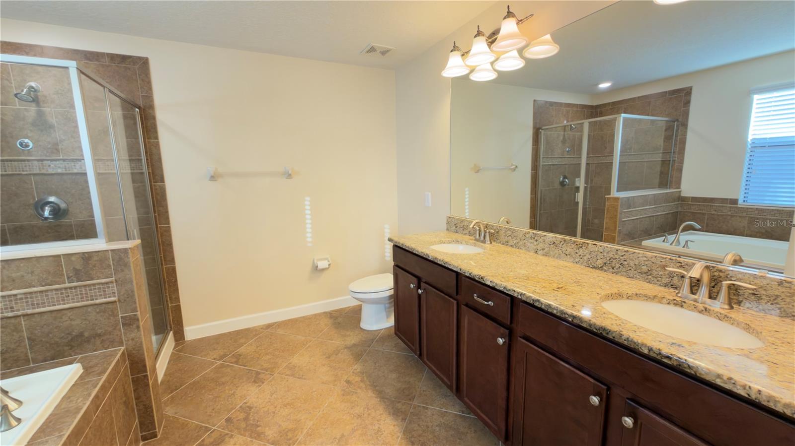 Image 30 of 45 For 13040 Overstreet Road