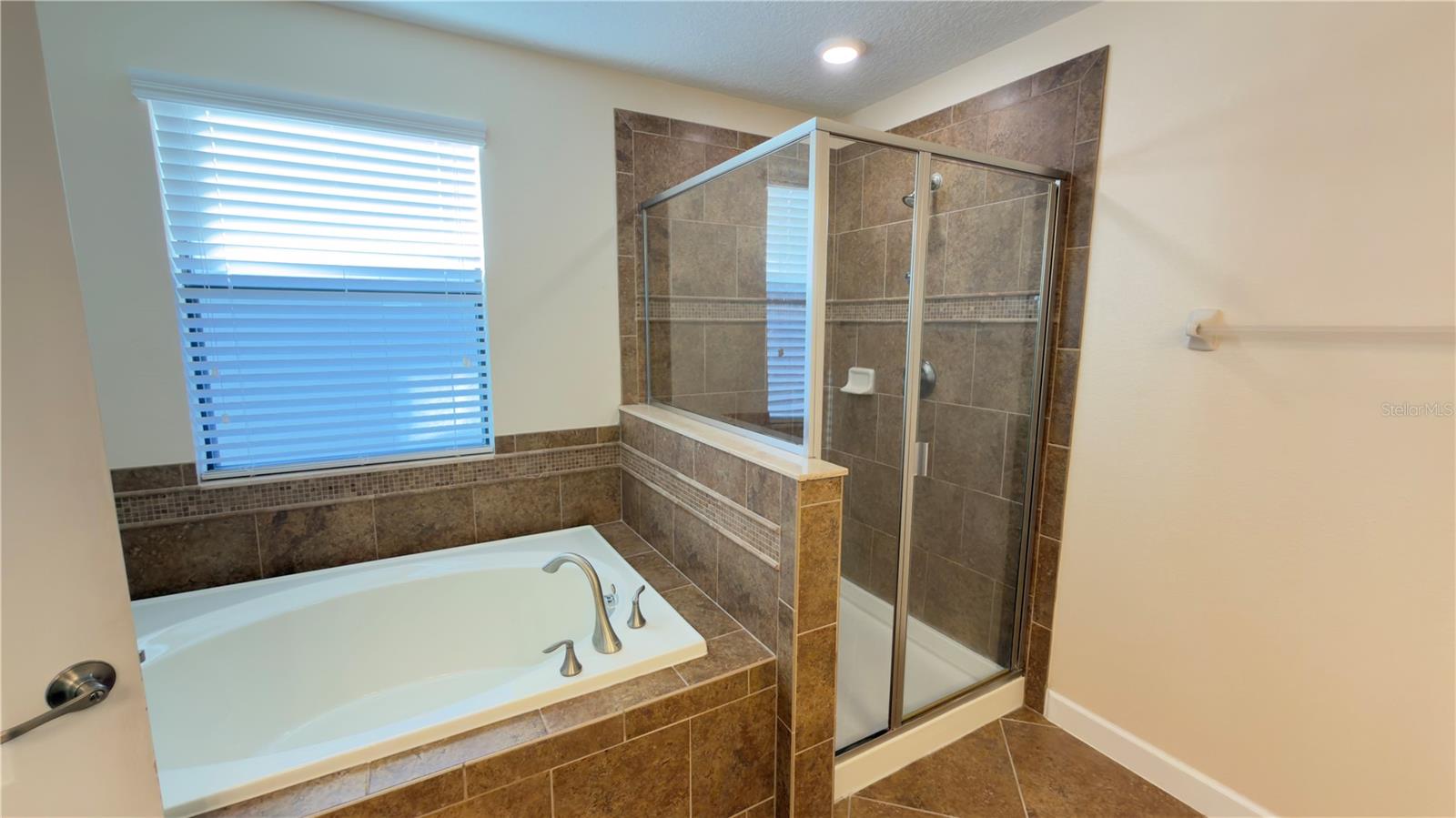 Image 31 of 45 For 13040 Overstreet Road