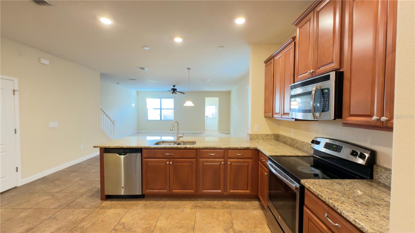 Image 8 of 45 For 13040 Overstreet Road