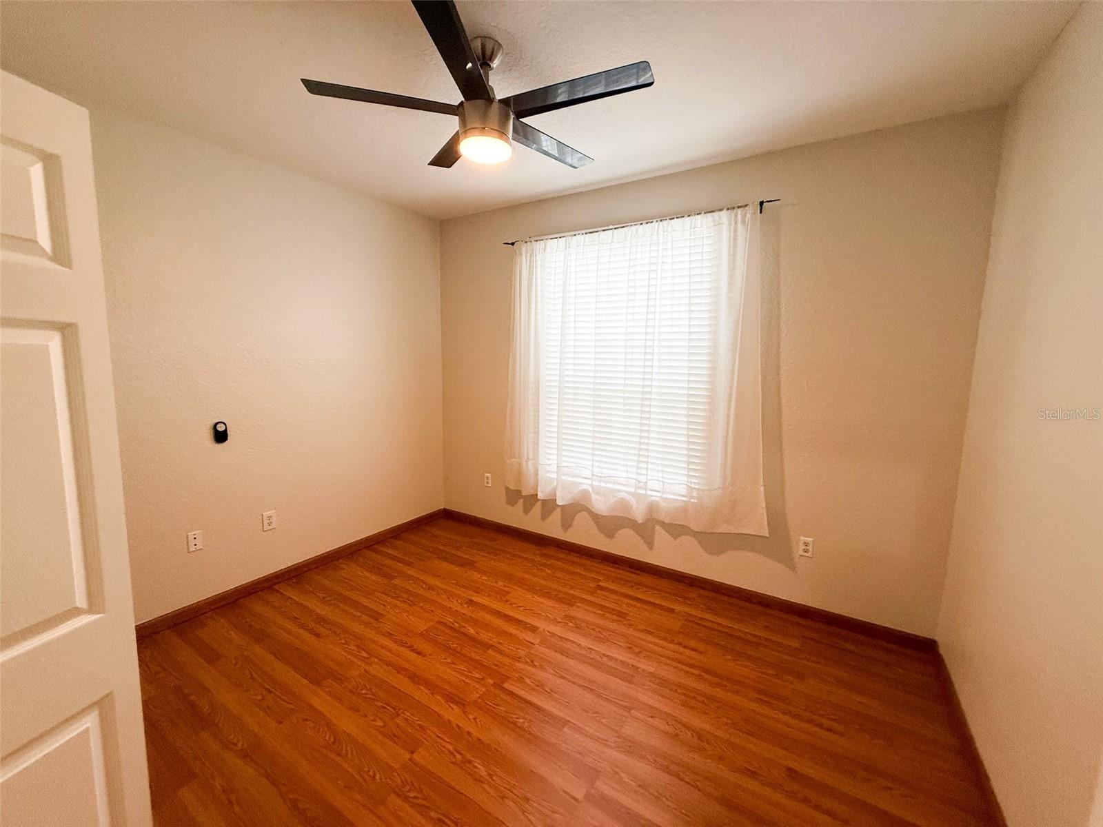 Image 18 of 19 For 830 Grand Regency Point 101