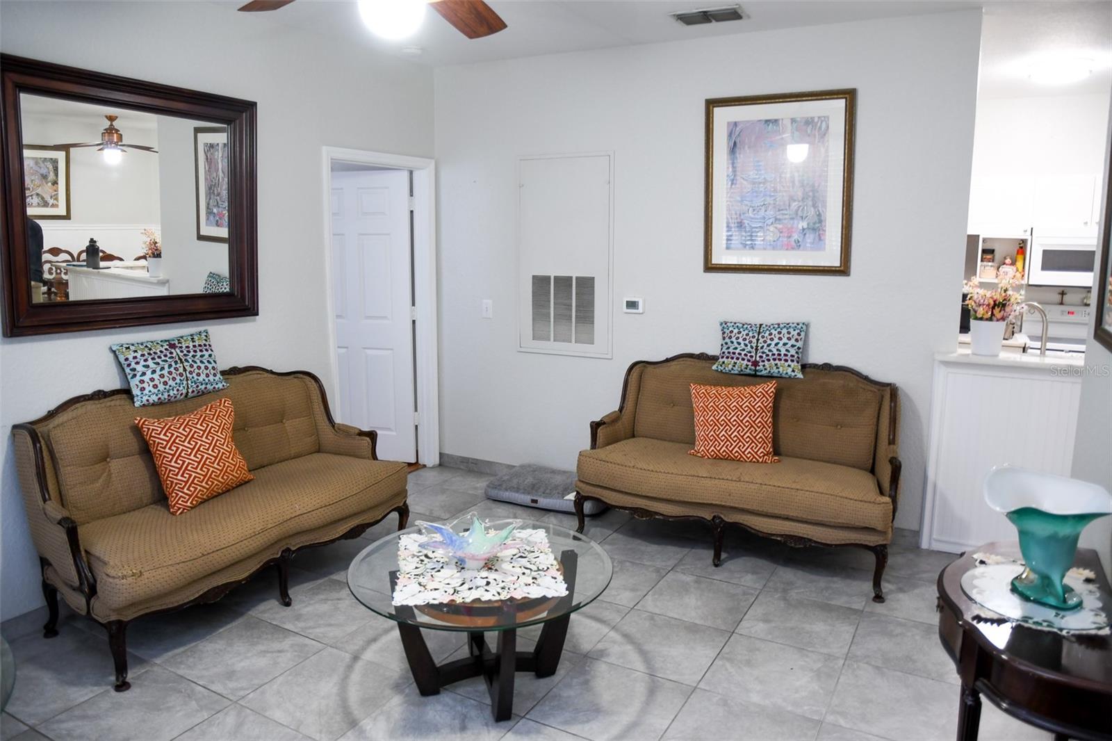 Image 3 of 19 For 830 Grand Regency Point 101