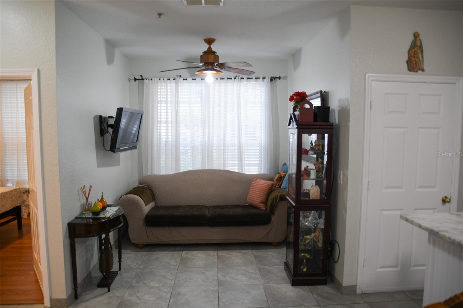 Image 8 of 19 For 830 Grand Regency Point 101