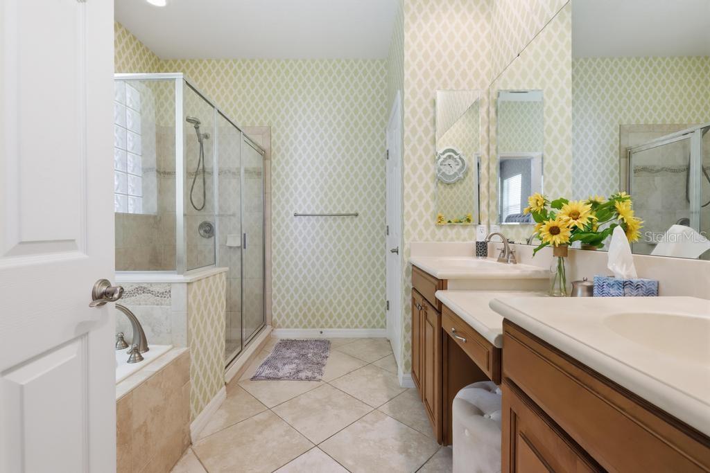 Image 25 of 33 For 204 Wellington Woods Avenue