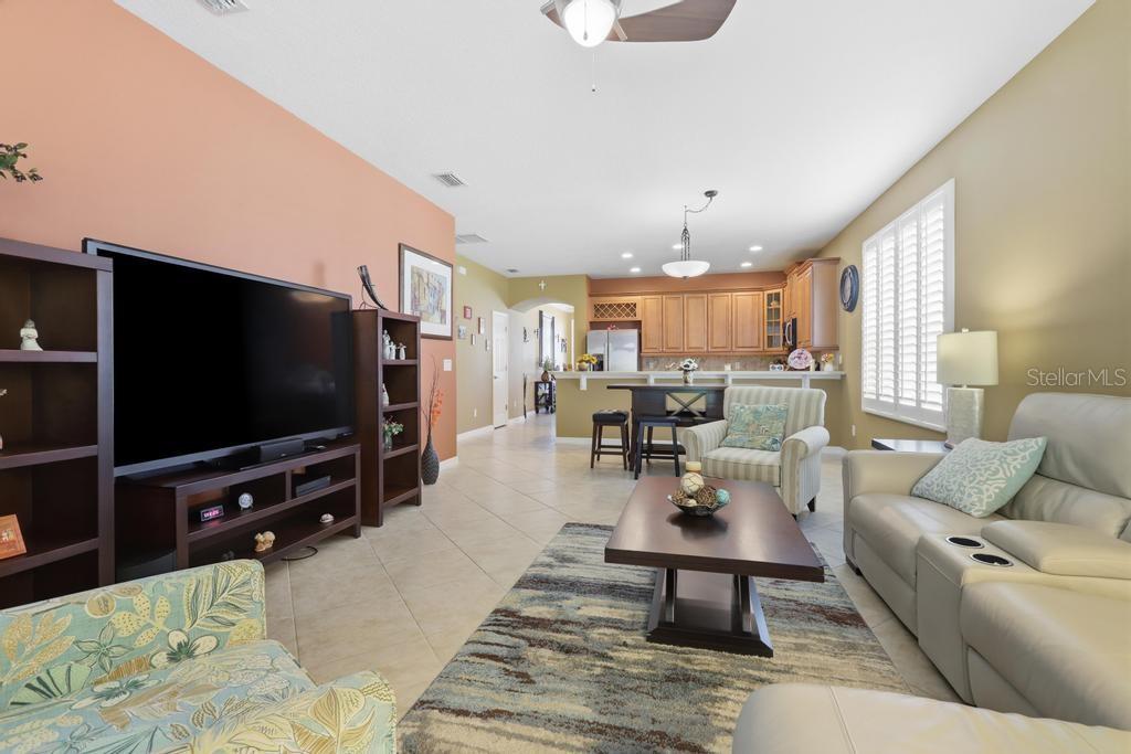 Image 9 of 33 For 204 Wellington Woods Avenue