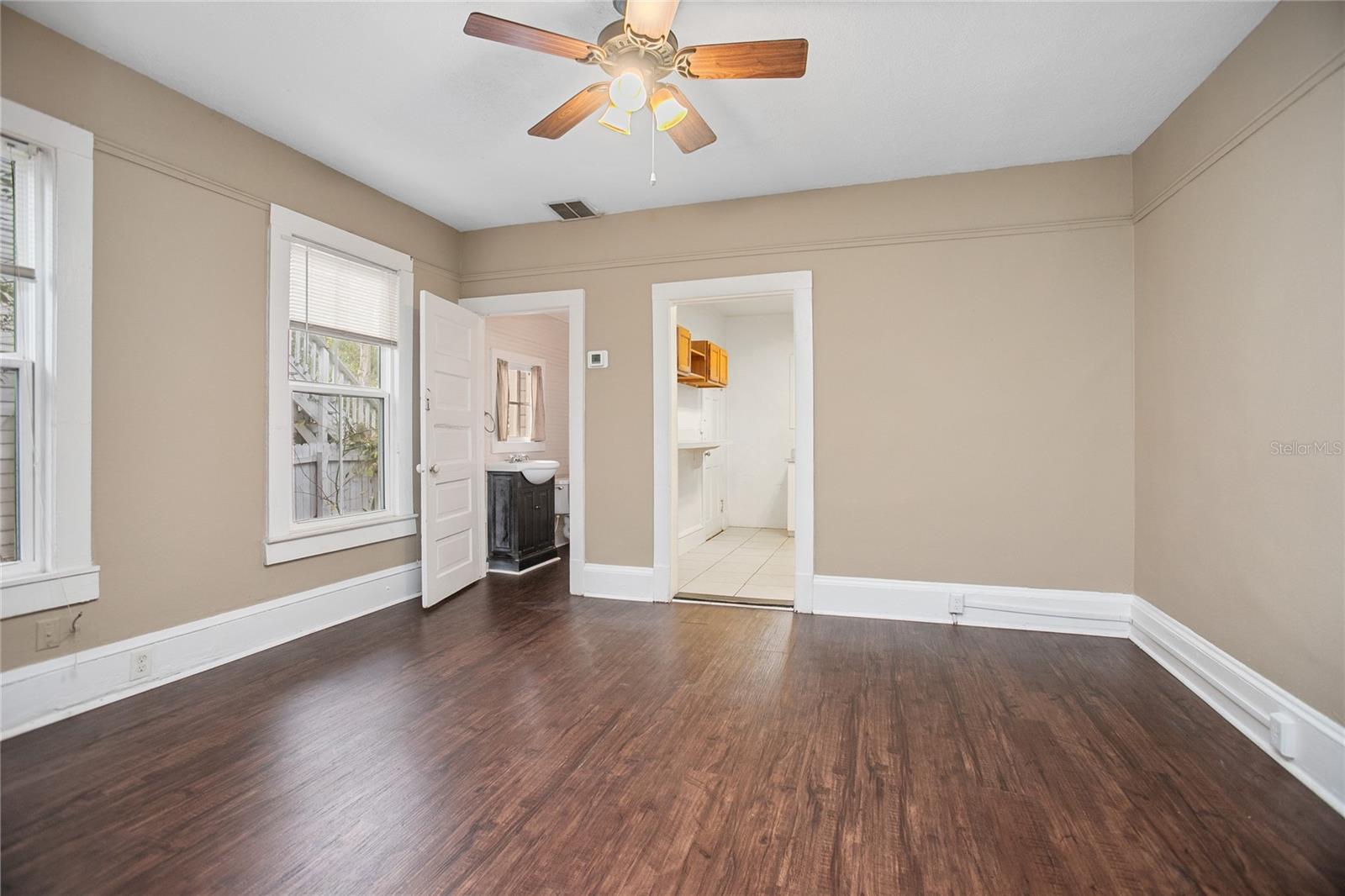 Image 27 of 43 For 206 Wisconsin Avenue