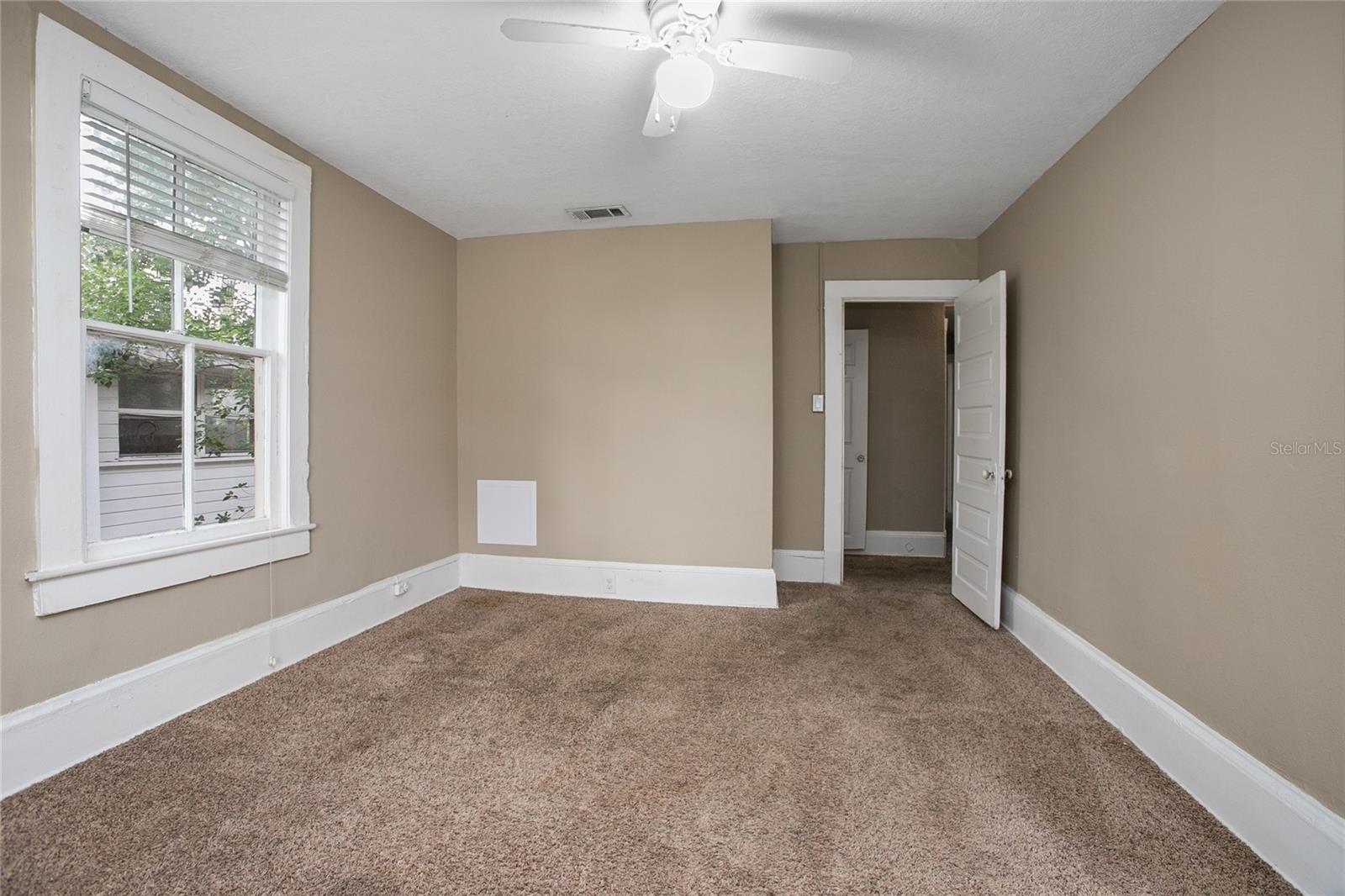 Image 33 of 43 For 206 Wisconsin Avenue