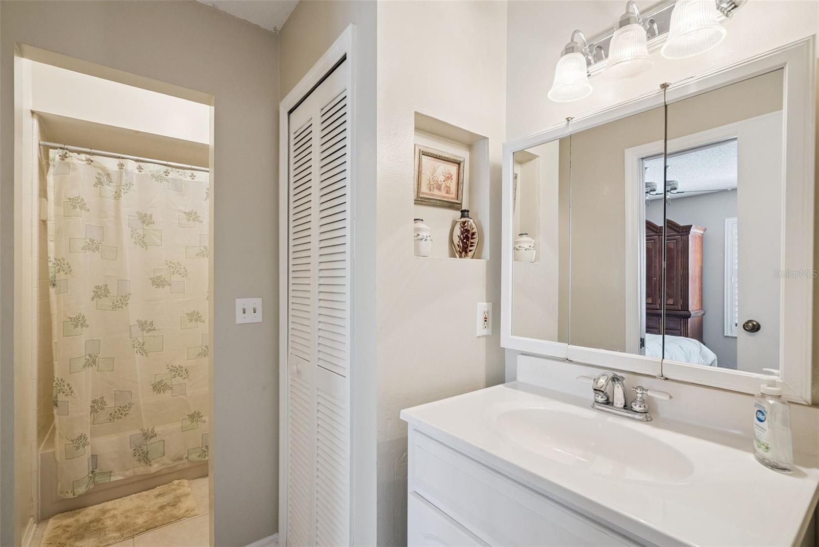 Image 15 of 20 For 543 Green Spring Circle