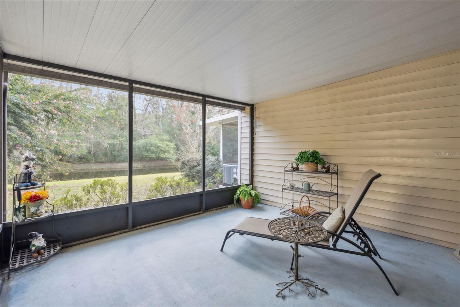 Image 17 of 20 For 543 Green Spring Circle