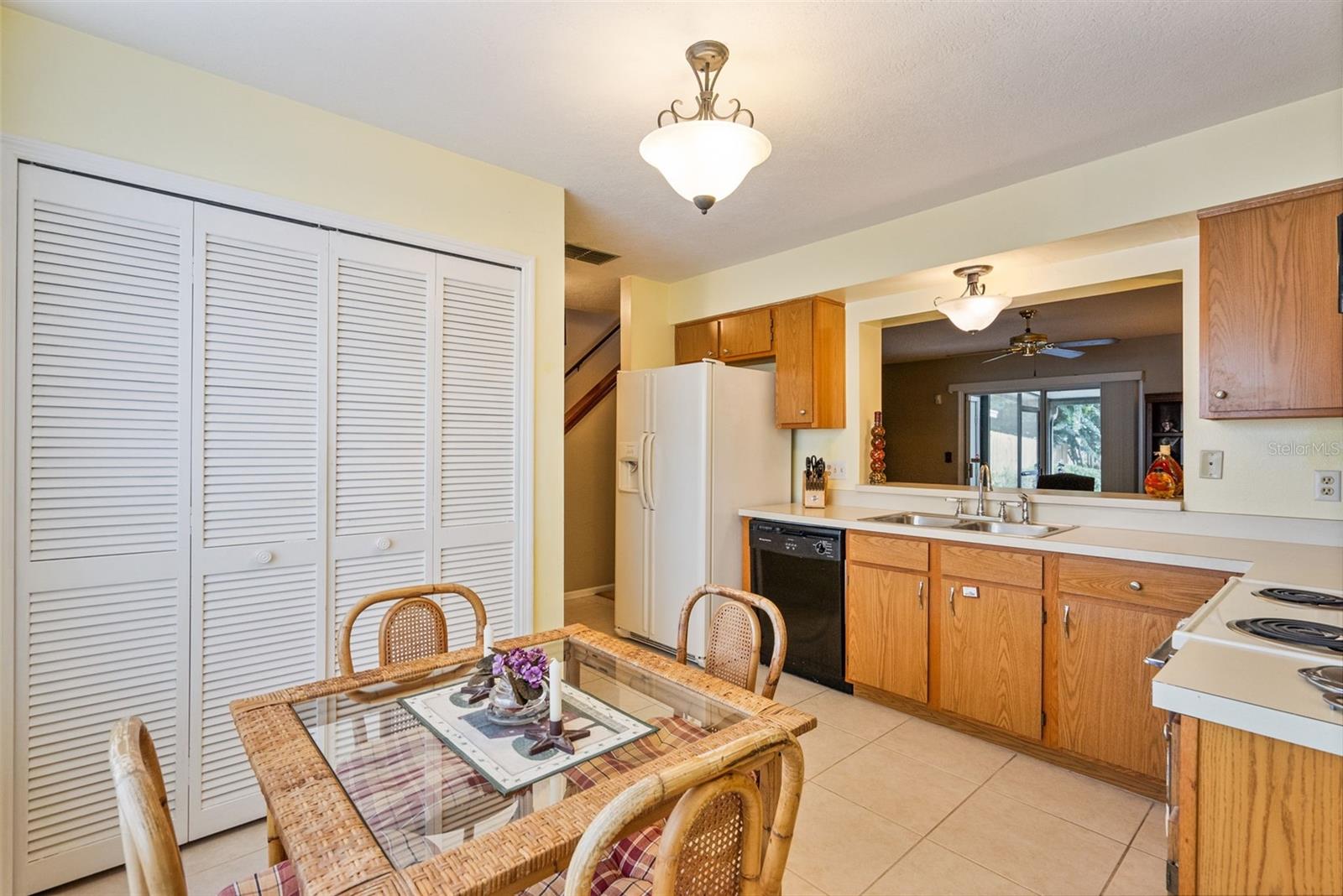 Image 5 of 20 For 543 Green Spring Circle