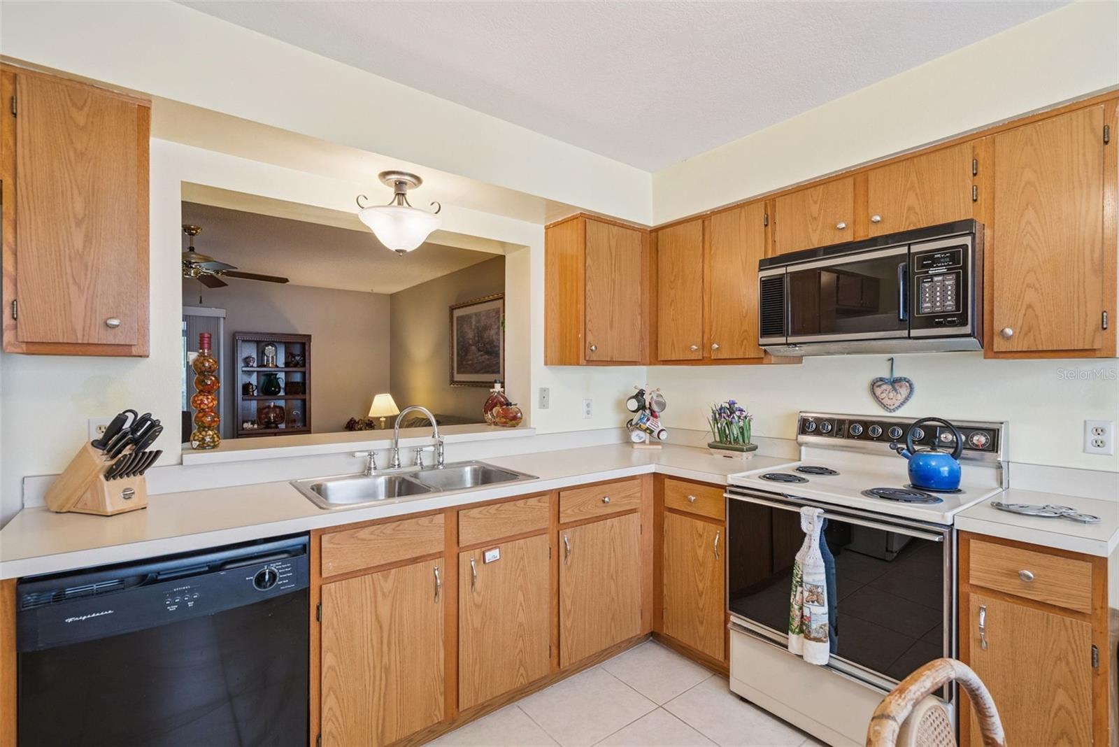 Image 8 of 20 For 543 Green Spring Circle