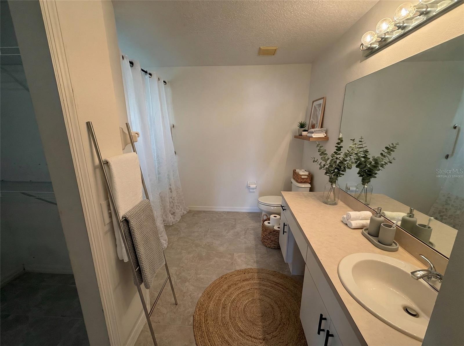 Image 14 of 24 For 710 Independence Drive