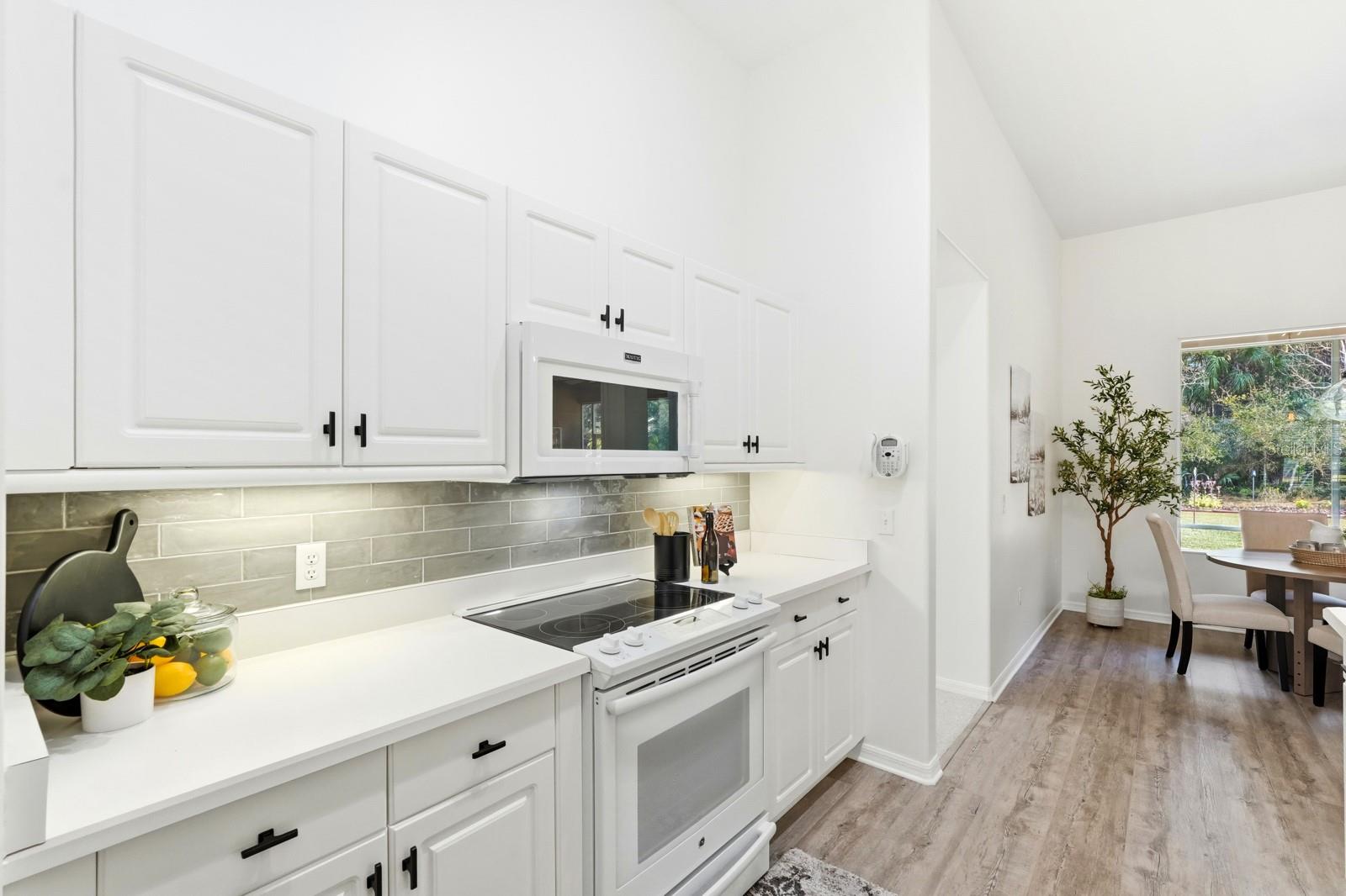 Image 15 of 56 For 15 Circle Creek Way