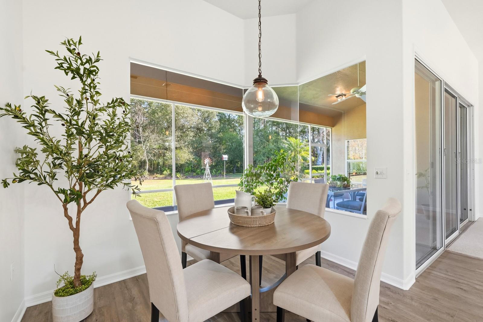 Image 18 of 56 For 15 Circle Creek Way