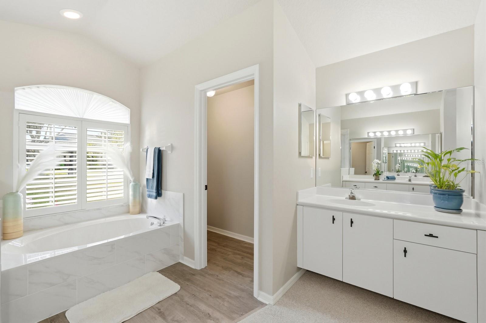 Image 26 of 56 For 15 Circle Creek Way