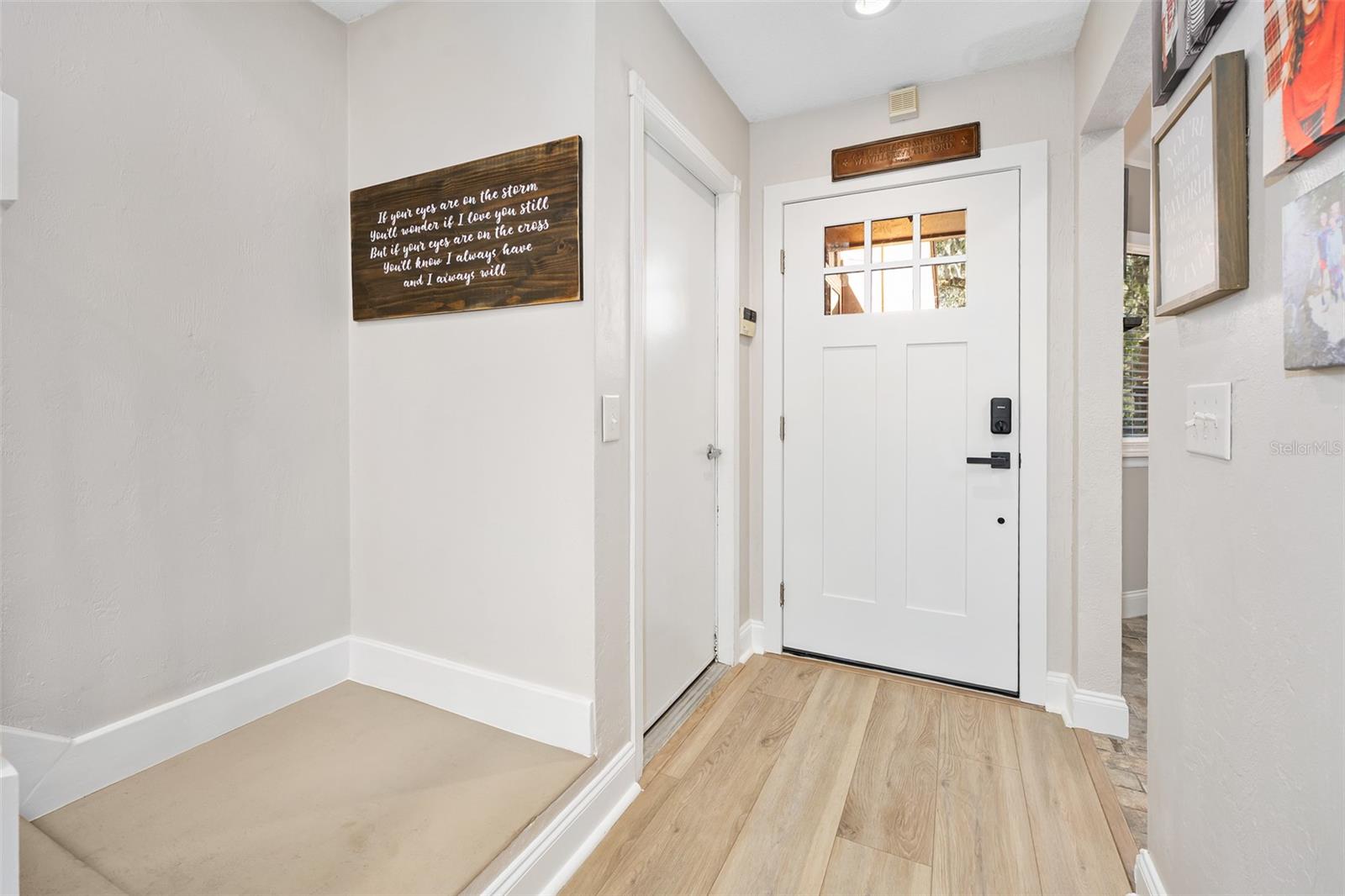 Image 2 of 32 For 324 Park Place W