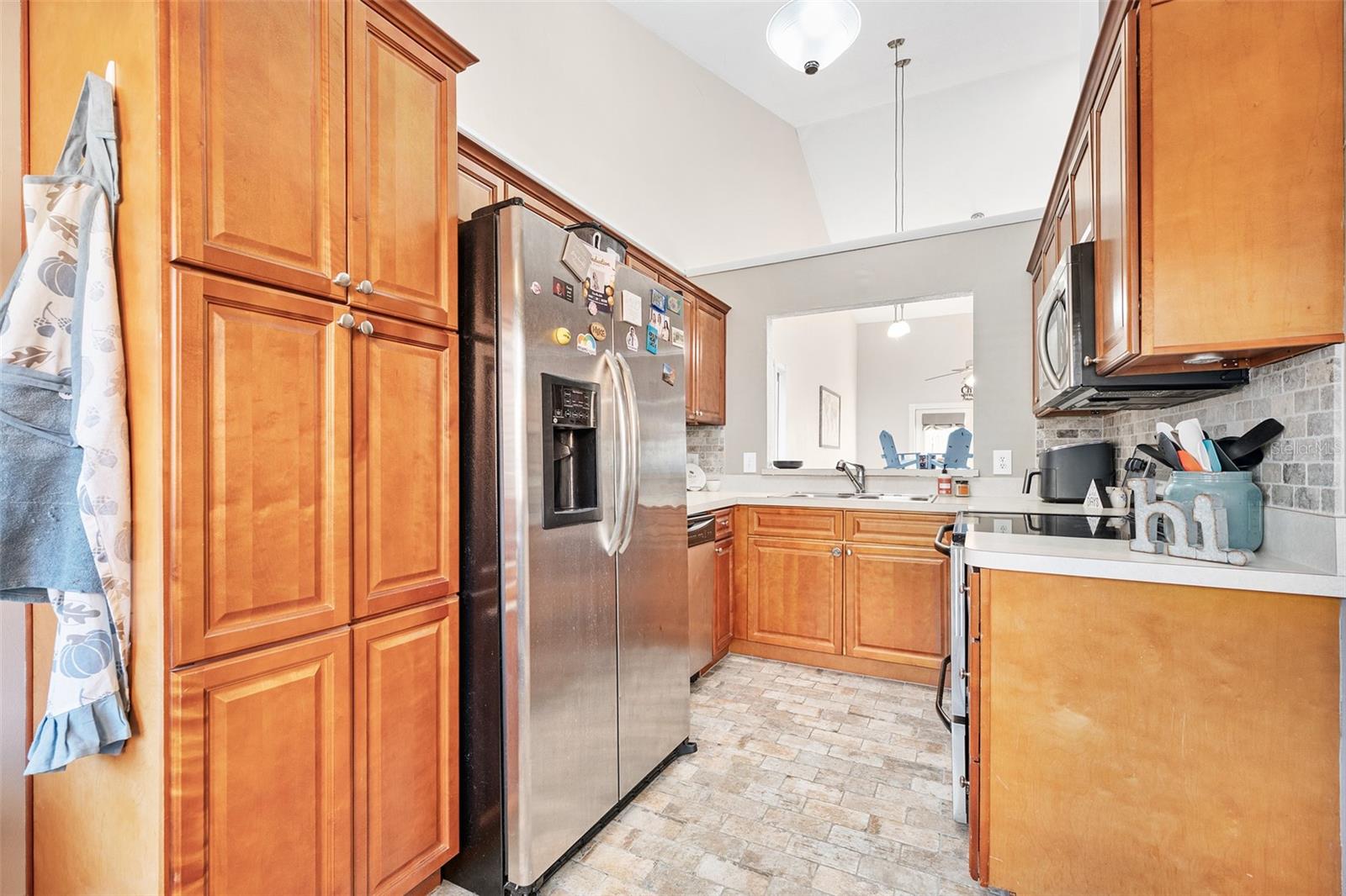 Image 5 of 32 For 324 Park Place W