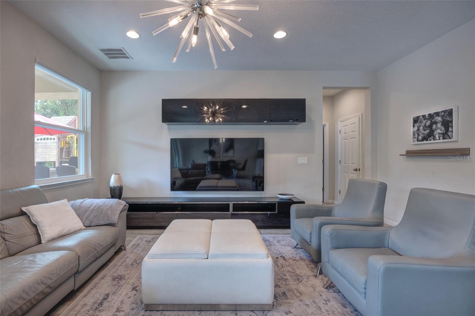 Image 14 of 65 For 2401 Oxmoor Drive