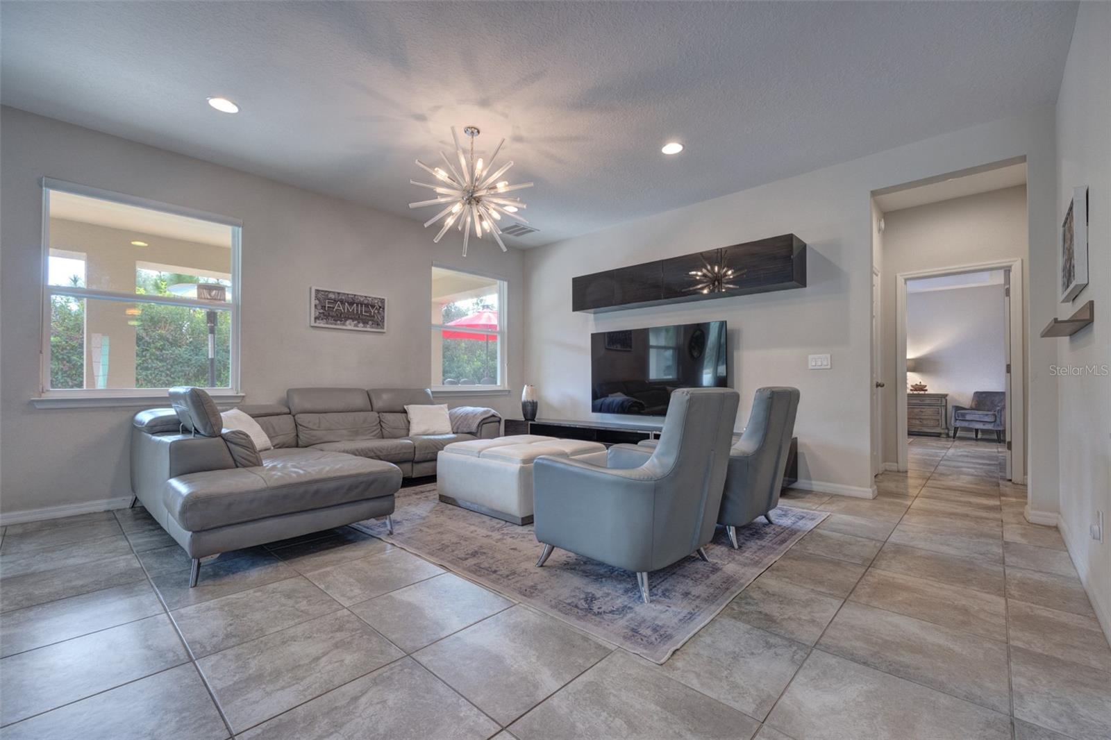 Image 16 of 65 For 2401 Oxmoor Drive