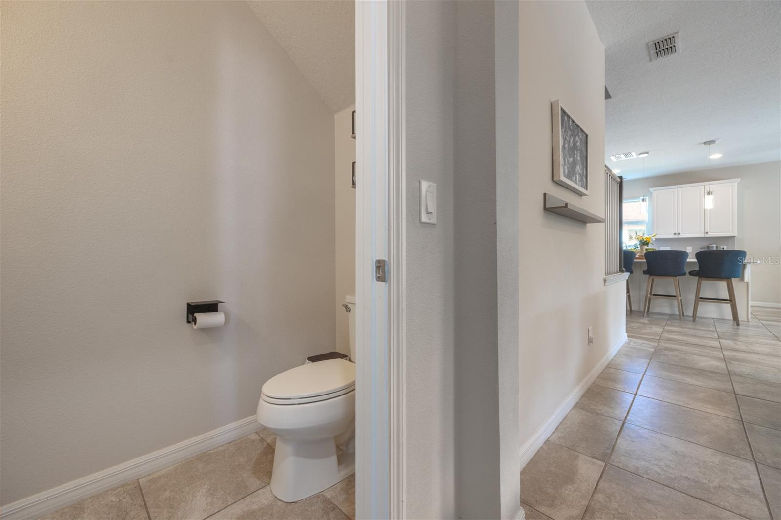 Image 17 of 65 For 2401 Oxmoor Drive