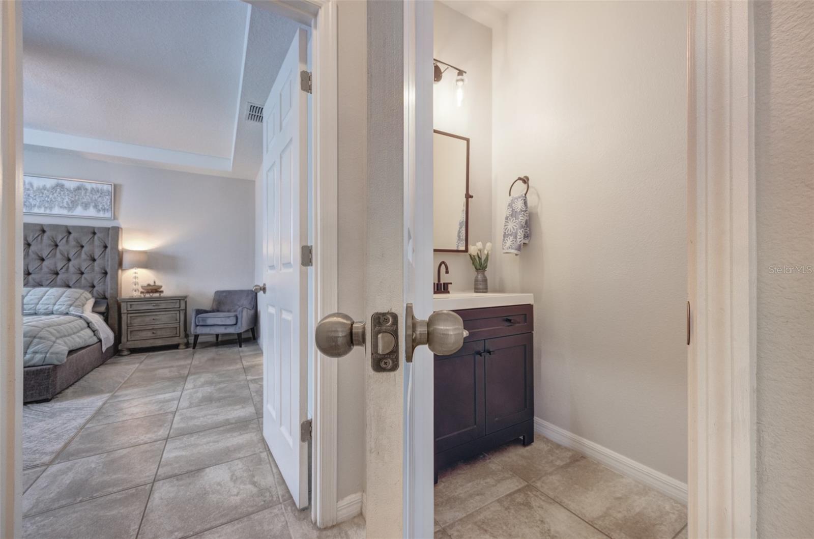 Image 18 of 65 For 2401 Oxmoor Drive