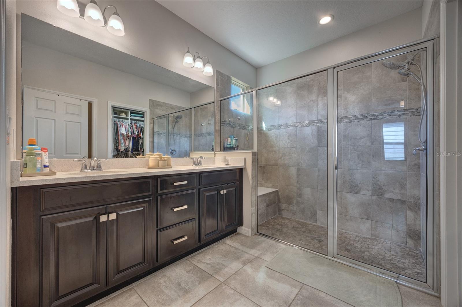 Image 22 of 65 For 2401 Oxmoor Drive