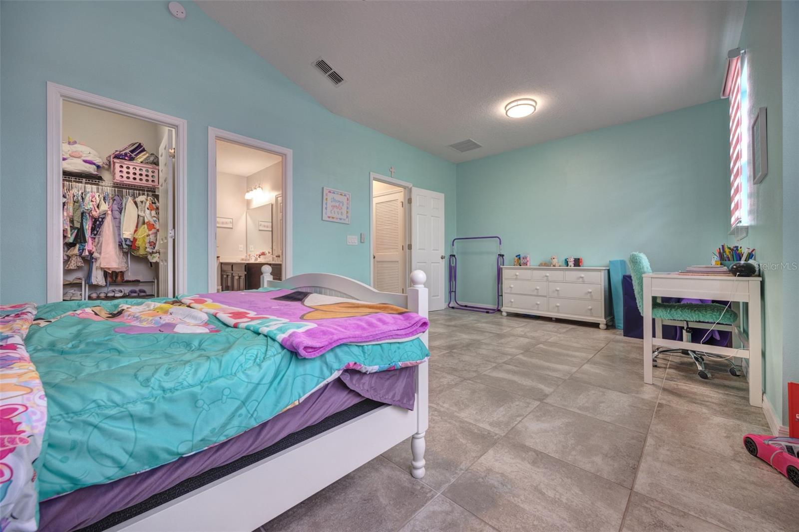 Image 45 of 65 For 2401 Oxmoor Drive