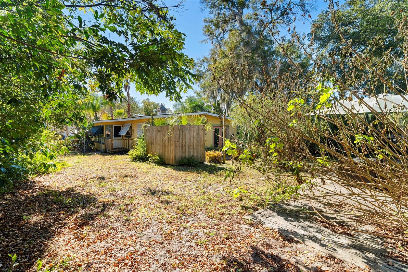 Image 13 of 40 For 205 Kentucky Avenue