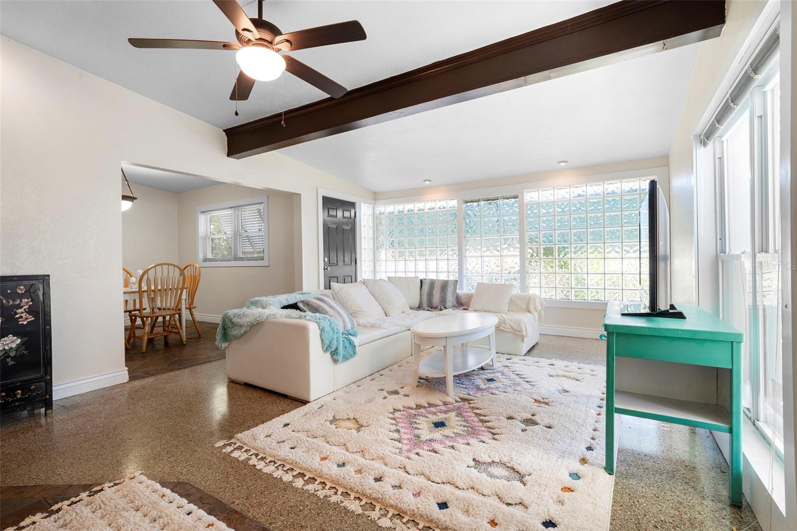 Image 19 of 40 For 205 Kentucky Avenue