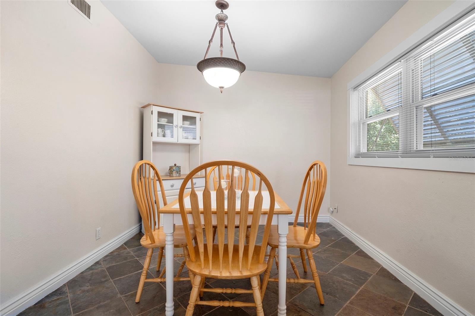 Image 22 of 40 For 205 Kentucky Avenue