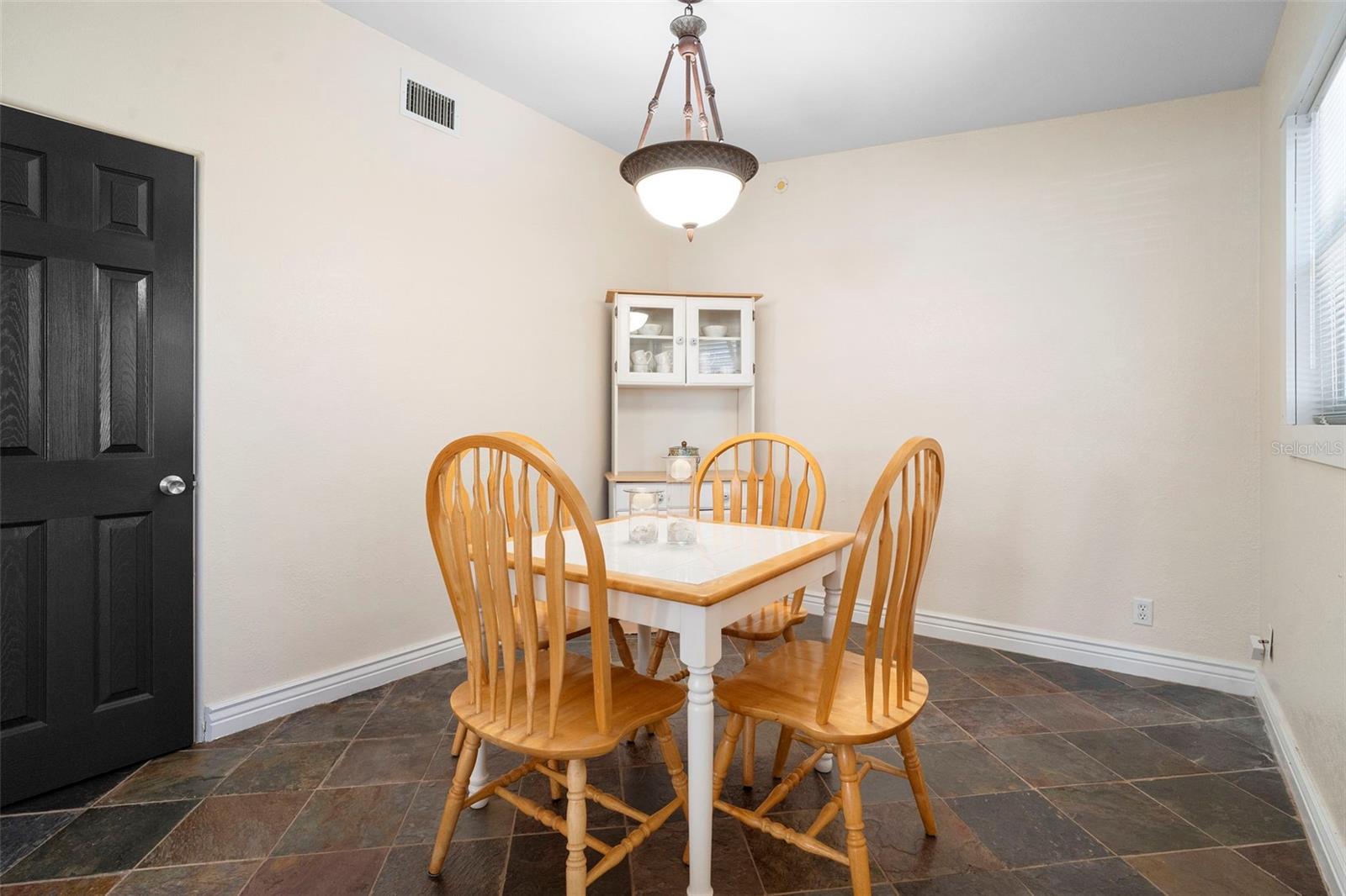 Image 23 of 40 For 205 Kentucky Avenue