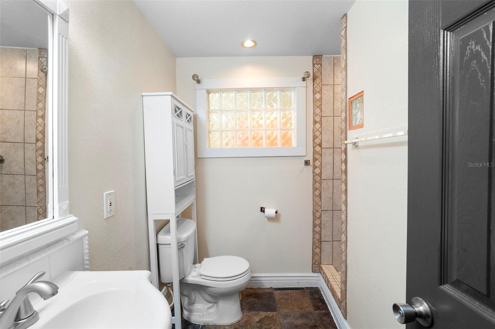 Image 33 of 40 For 205 Kentucky Avenue