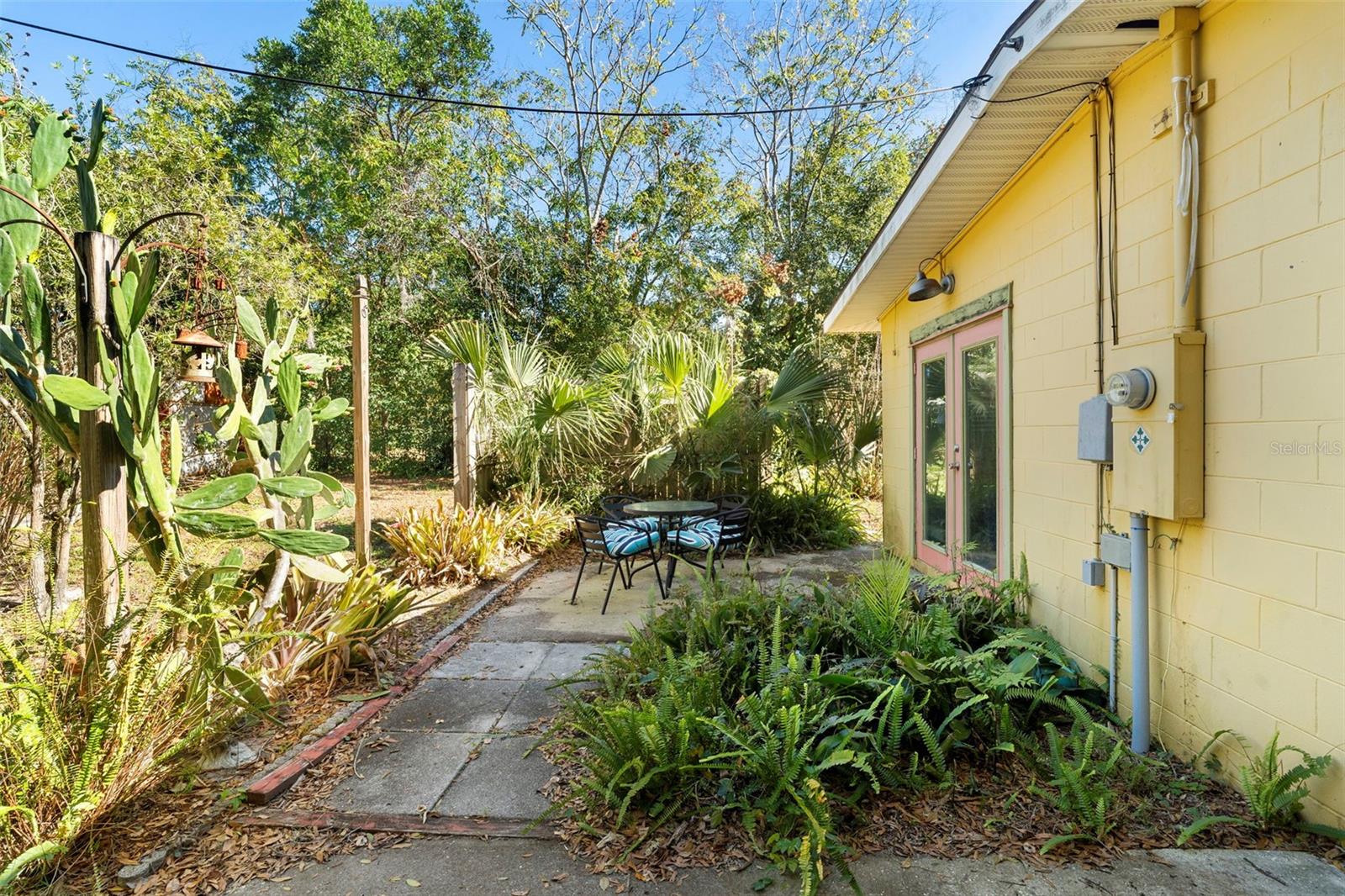 Image 9 of 40 For 205 Kentucky Avenue