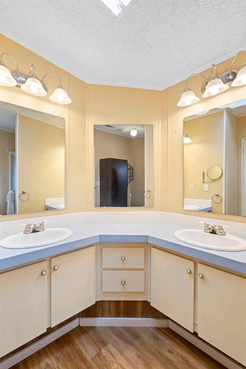 Image 17 of 26 For 11910 Salina Way