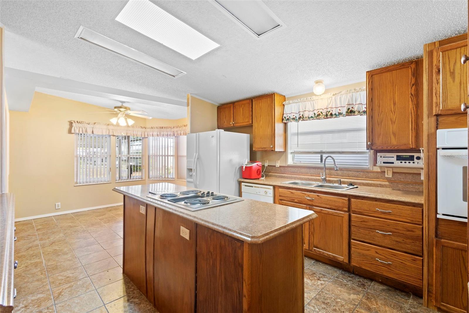 Image 6 of 26 For 11910 Salina Way