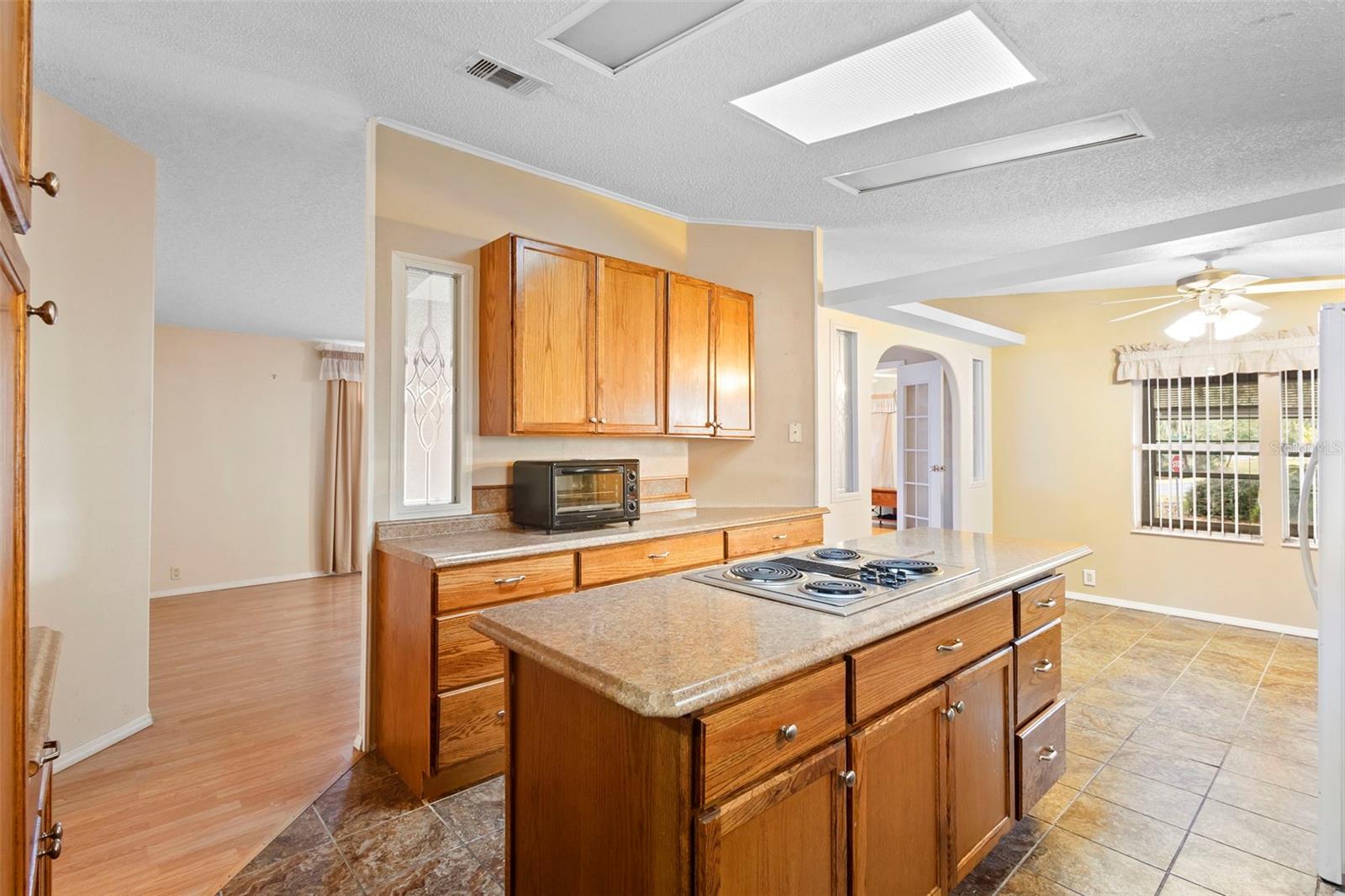 Image 7 of 26 For 11910 Salina Way